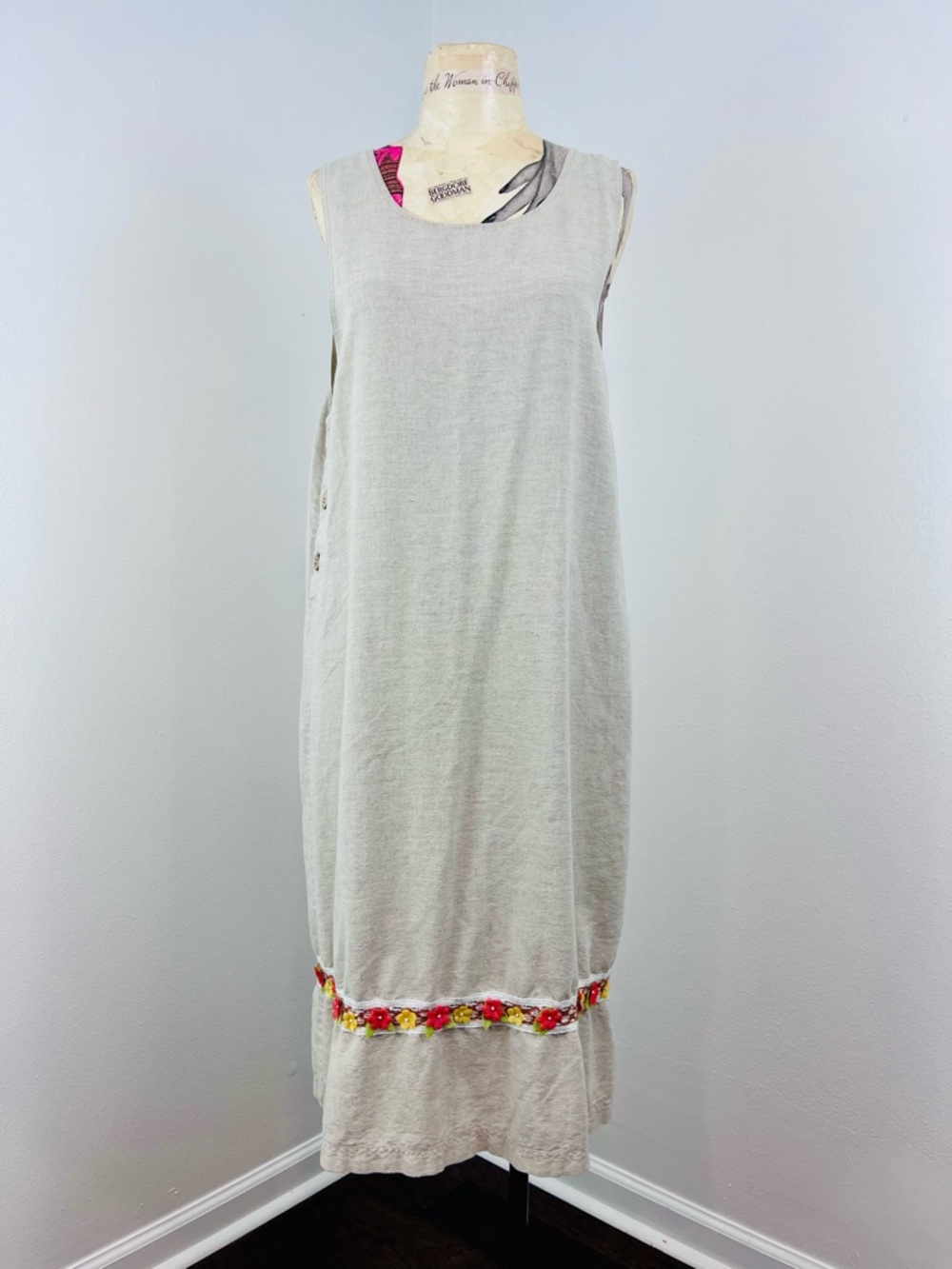 VTG 1990s Light Cream Sleeveless Linen Dress with Floral Trim
